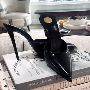 💯 Authentic Yves Saint Laurent Mule Patent Leather pumps